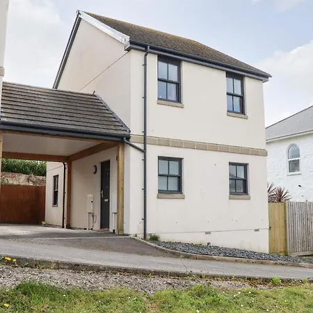 1 Queensway Gardens Holiday home *